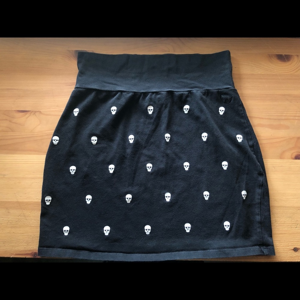 Skull Pattern Stretch Skirt